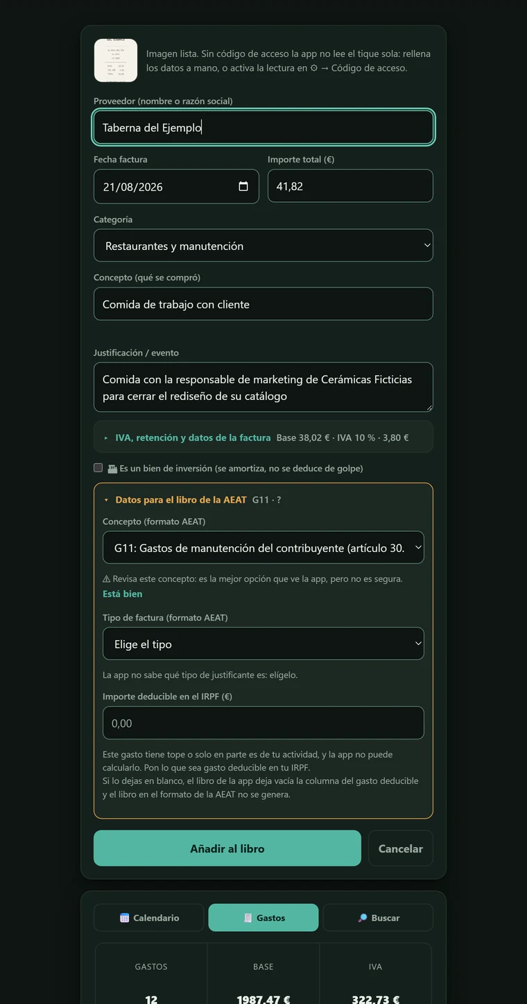 Formulario de gasto de Verigastu relleno: proveedor Taberna del Ejemplo, fecha, importe total 41,82 €, categoría, concepto, el campo de justificación escrito y el resumen del IVA (base 38,02 €, IVA al 10 %, cuota 3,80 €).